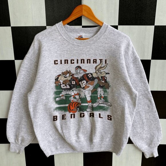 Vintage Cincinnati Bengals Looney Tunes Football Sweatshirt NFL Unisex Shirt tee - Picture 1 of 2